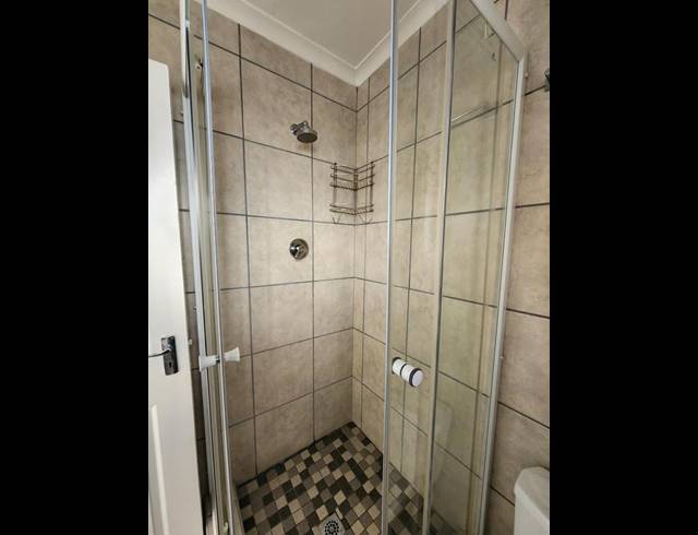 1 BEDROOM PROPERTY TO RENT IN OAKGLEN